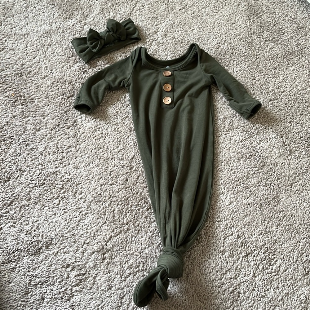 Caden Lane Newborn Knot Gown w/ Headband